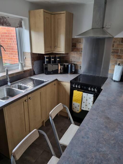 41 Mortimer Drive, Ideal Location Near Ludlow Orleton エクステリア 写真